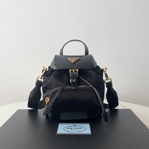 프라다 스몰 리나일론 브러시드 백팩 1BZ075