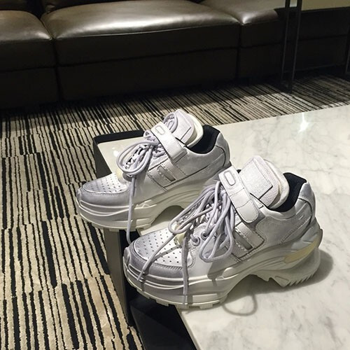 메종 마르지엘라 스니커즈